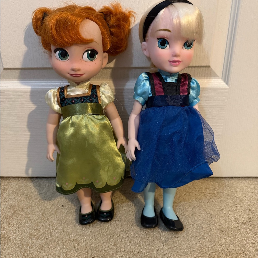 Disney Animators collection Frozen Anna and Elsa Dolls